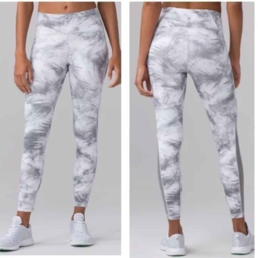 Lululemon 2 Train Times 7/8 Pant 25" Breeze By White Light Cast